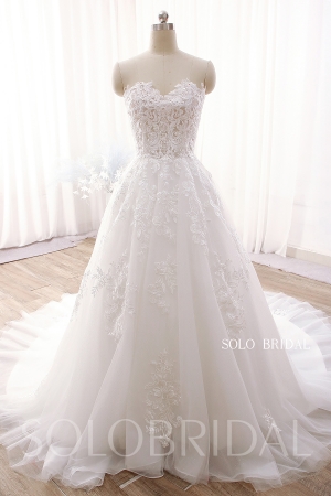 DPP_0101 Ivory Ball Gown Sweetheart Cathedral Train Chantilly Lace Sparkly Wedding Dresses